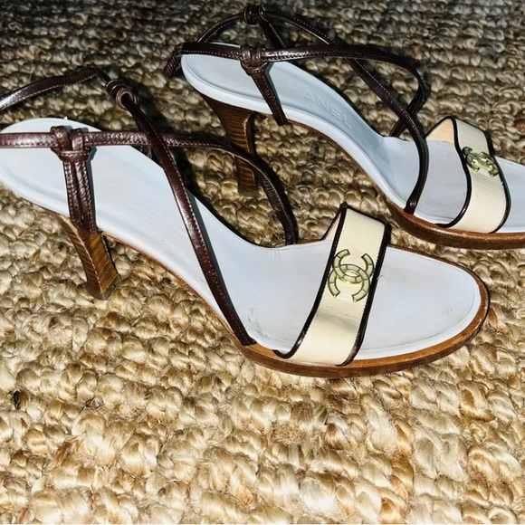 VINTAGE CHANEL HEELS - SIZE 8 🩵 - Picture 6 of 10